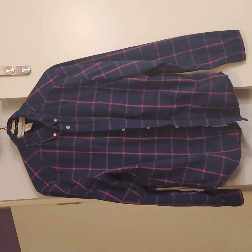 L.o.g.g. button down